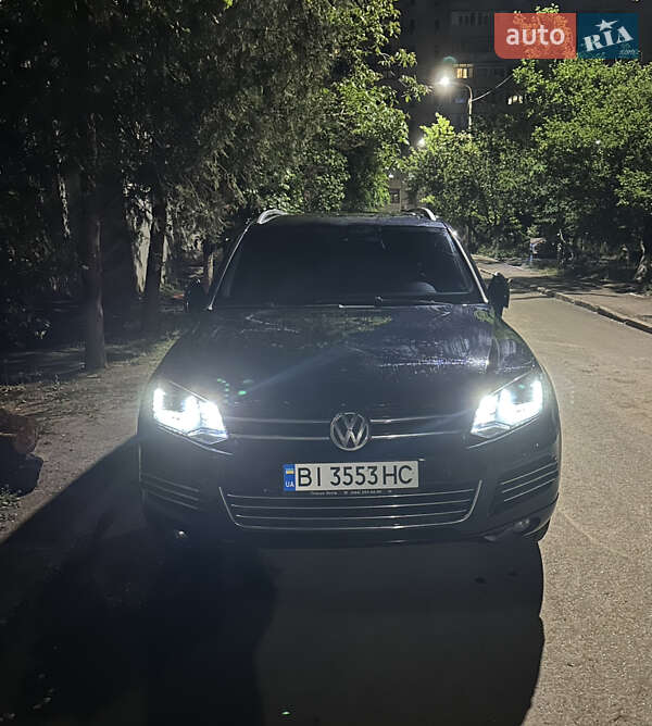 Внедорожник / Кроссовер Volkswagen Touareg 2013 в Николаеве