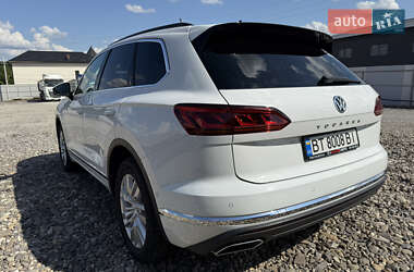 Позашляховик / Кросовер Volkswagen Touareg 2019 в 