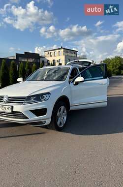 Внедорожник / Кроссовер Volkswagen Touareg 2014 в 