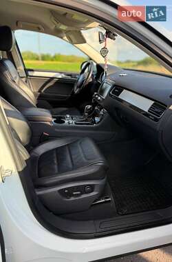 Внедорожник / Кроссовер Volkswagen Touareg 2014 в 