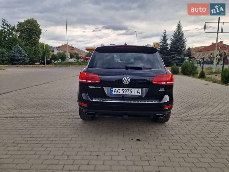 Позашляховик / Кросовер Volkswagen Touareg 2014 в Мукачевому