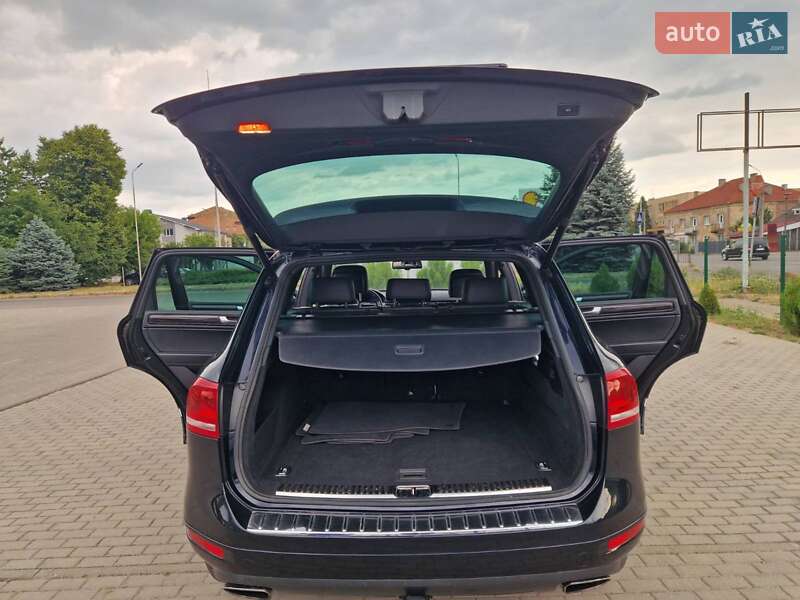 Позашляховик / Кросовер Volkswagen Touareg 2014 в Мукачевому