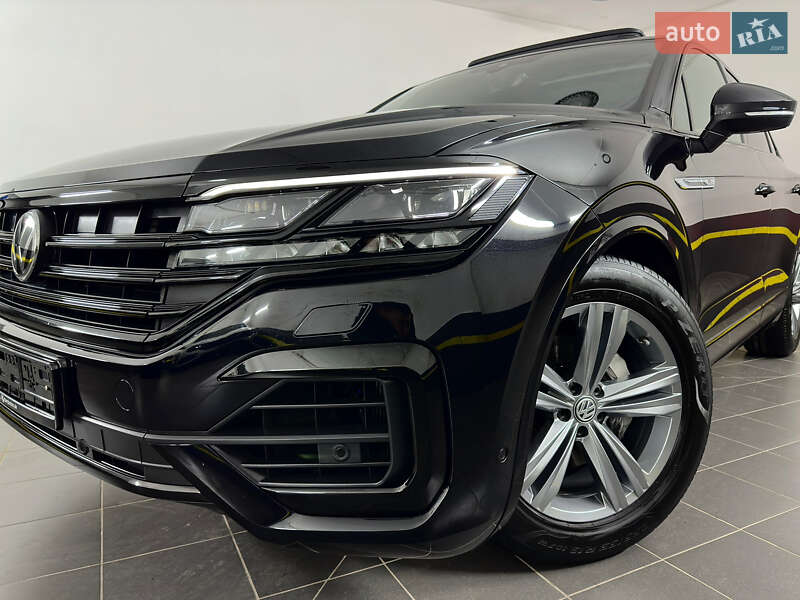 Внедорожник / Кроссовер Volkswagen Touareg 2019 в Казатине