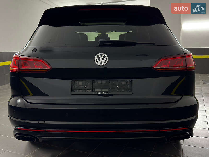 Внедорожник / Кроссовер Volkswagen Touareg 2019 в Казатине