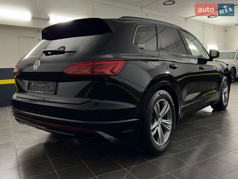 Внедорожник / Кроссовер Volkswagen Touareg 2019 в Казатине