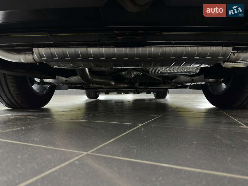 Внедорожник / Кроссовер Volkswagen Touareg 2019 в Казатине