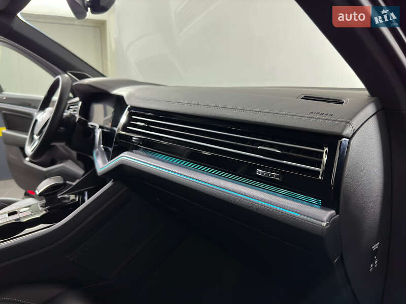 Внедорожник / Кроссовер Volkswagen Touareg 2019 в Казатине