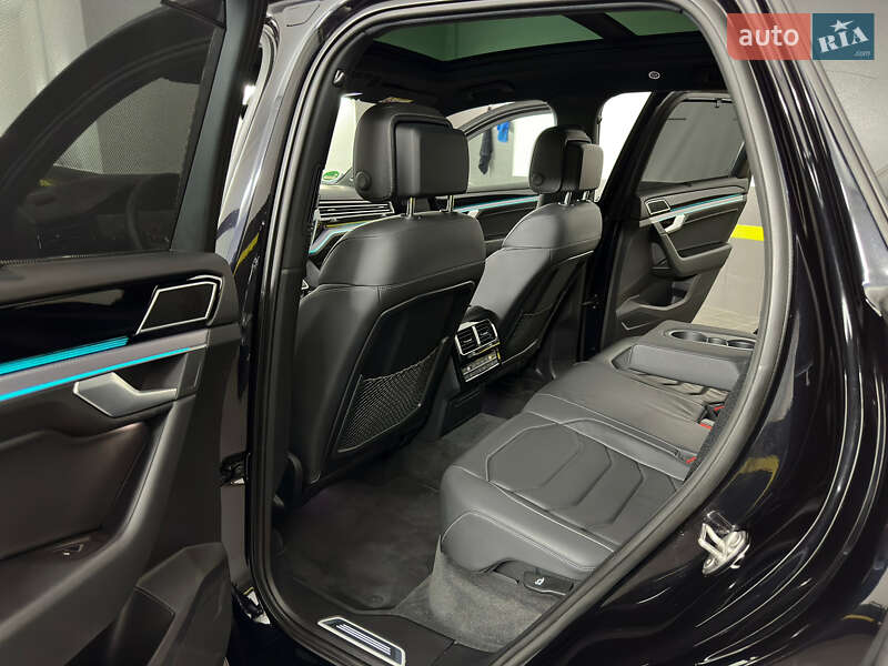 Внедорожник / Кроссовер Volkswagen Touareg 2019 в Казатине