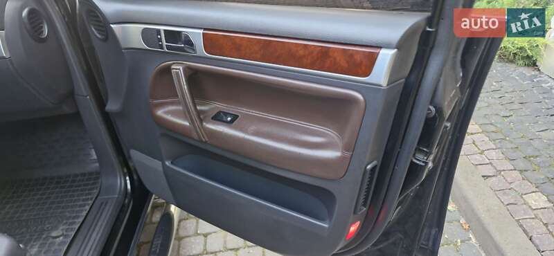 Внедорожник / Кроссовер Volkswagen Touareg 2003 в Львове