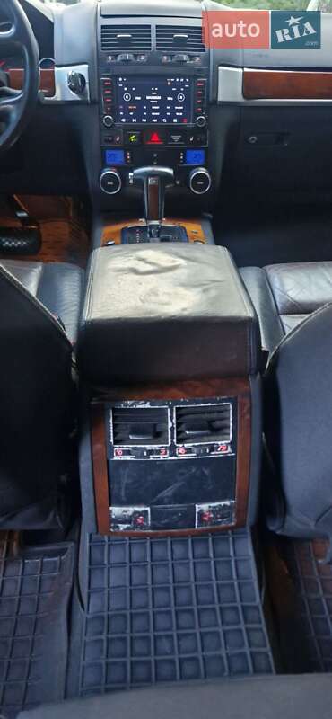 Внедорожник / Кроссовер Volkswagen Touareg 2003 в Львове