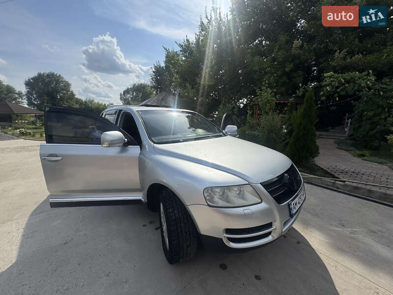 Позашляховик / Кросовер Volkswagen Touareg 2004 в Бердичеві