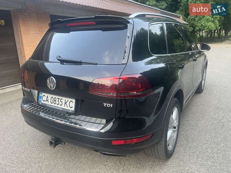 Позашляховик / Кросовер Volkswagen Touareg 2011 в Черкасах