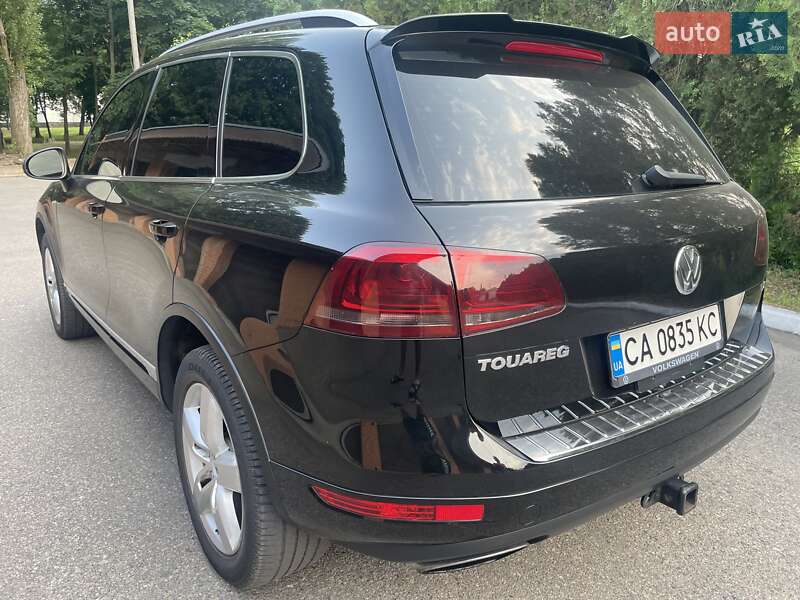 Позашляховик / Кросовер Volkswagen Touareg 2011 в Черкасах