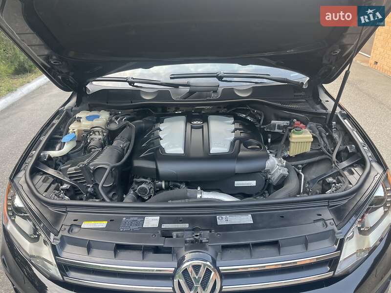 Позашляховик / Кросовер Volkswagen Touareg 2011 в Черкасах