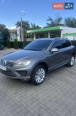 Позашляховик / Кросовер Volkswagen Touareg 2016 в 