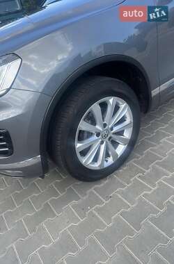 Позашляховик / Кросовер Volkswagen Touareg 2016 в 