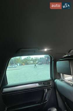 Позашляховик / Кросовер Volkswagen Touareg 2016 в 