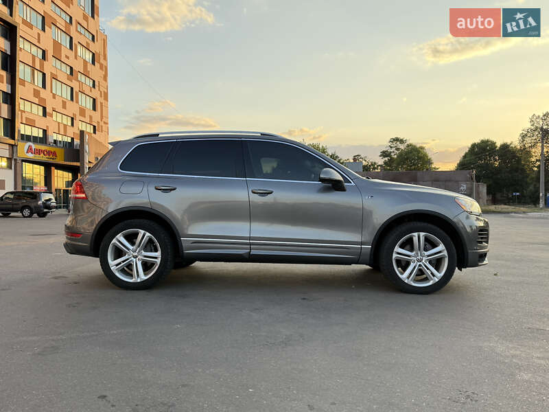 Внедорожник / Кроссовер Volkswagen Touareg 2013 в Одессе