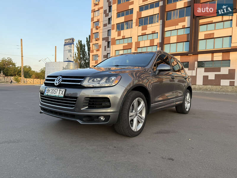Внедорожник / Кроссовер Volkswagen Touareg 2013 в Одессе