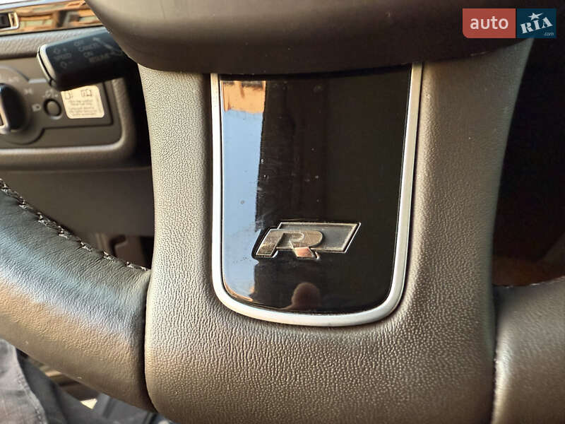 Внедорожник / Кроссовер Volkswagen Touareg 2013 в Одессе