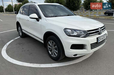 Внедорожник / Кроссовер Volkswagen Touareg 2011 в 
