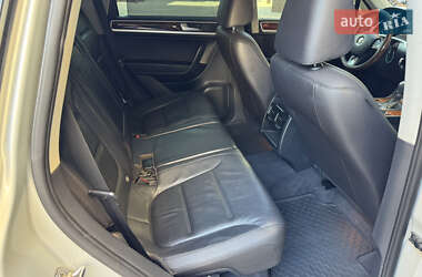 Внедорожник / Кроссовер Volkswagen Touareg 2012 в 
