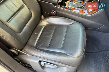 Внедорожник / Кроссовер Volkswagen Touareg 2012 в 