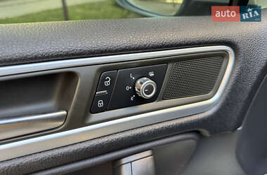 Внедорожник / Кроссовер Volkswagen Touareg 2012 в 