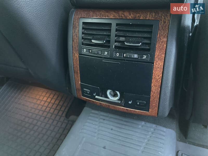 Позашляховик / Кросовер Volkswagen Touareg 2006 в Луцьку