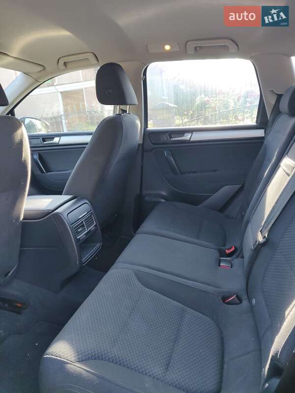 Внедорожник / Кроссовер Volkswagen Touareg 2011 в Тернополе