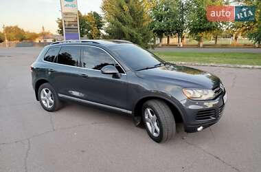 Внедорожник / Кроссовер Volkswagen Touareg 2013 в 