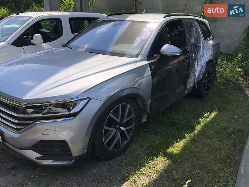 Внедорожник / Кроссовер Volkswagen Touareg 2024 в Киеве