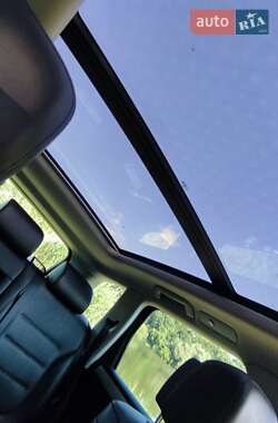 Позашляховик / Кросовер Volkswagen Touareg 2011 в 