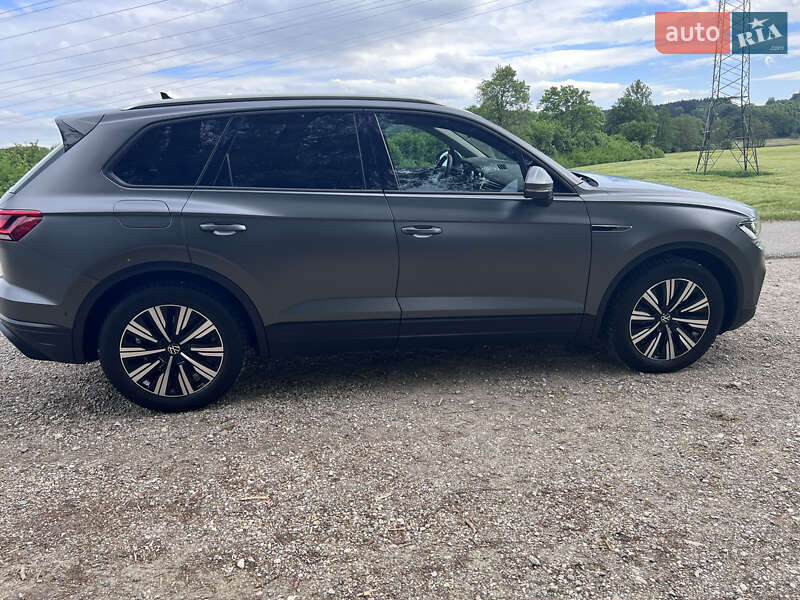 Внедорожник / Кроссовер Volkswagen Touareg 2021 в Ивано-Франковске
