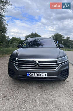 Внедорожник / Кроссовер Volkswagen Touareg 2021 в 