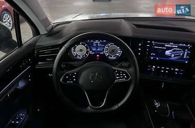 Внедорожник / Кроссовер Volkswagen Touareg 2021 в 