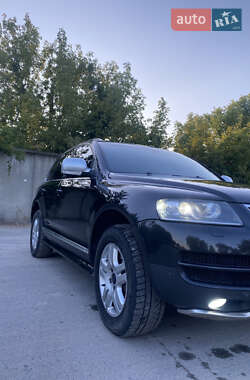 Внедорожник / Кроссовер Volkswagen Touareg 2006 в 