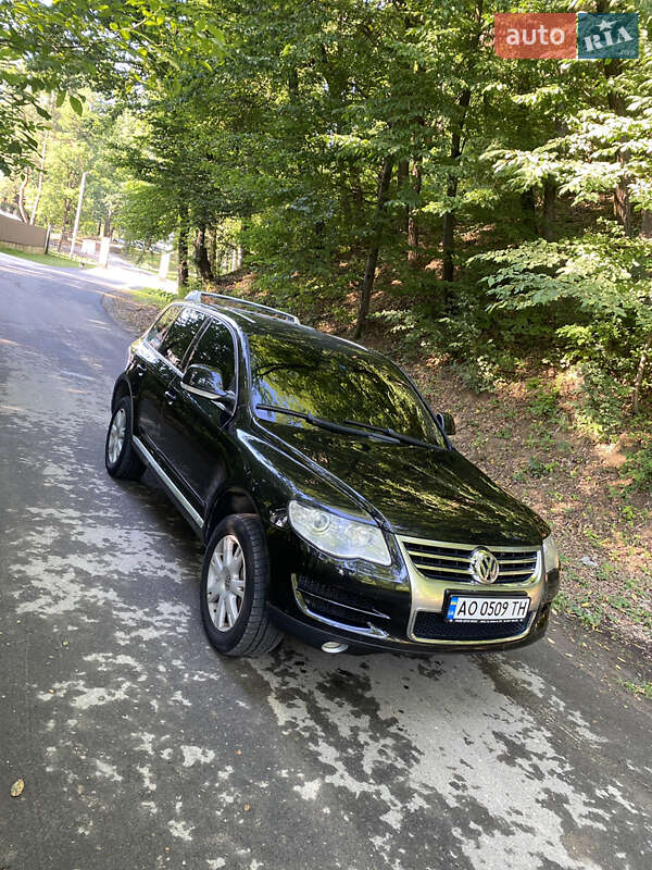 Позашляховик / Кросовер Volkswagen Touareg 2008 в Тячеві