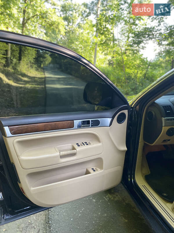 Позашляховик / Кросовер Volkswagen Touareg 2008 в Тячеві
