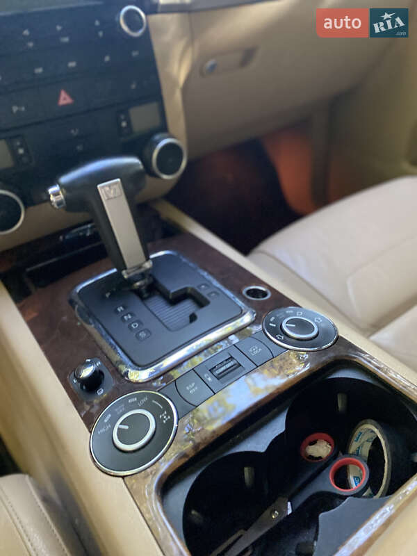 Позашляховик / Кросовер Volkswagen Touareg 2008 в Тячеві