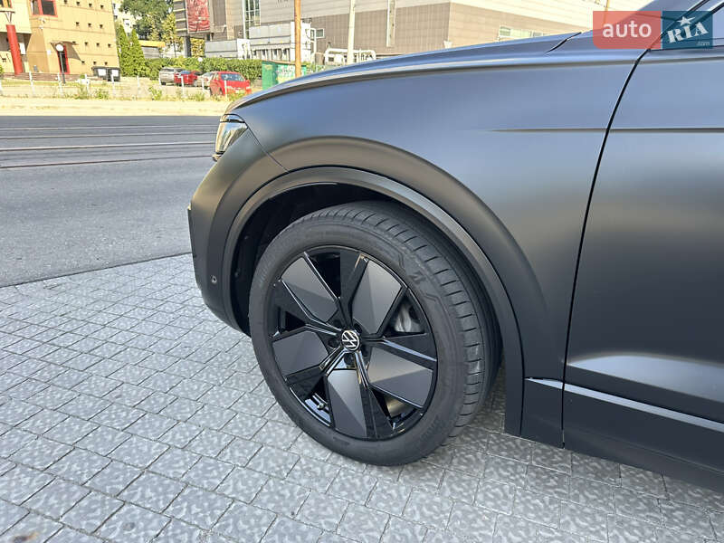 Внедорожник / Кроссовер Volkswagen Touareg 2024 в Запорожье