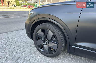 Внедорожник / Кроссовер Volkswagen Touareg 2024 в 