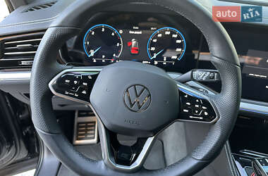 Внедорожник / Кроссовер Volkswagen Touareg 2024 в 