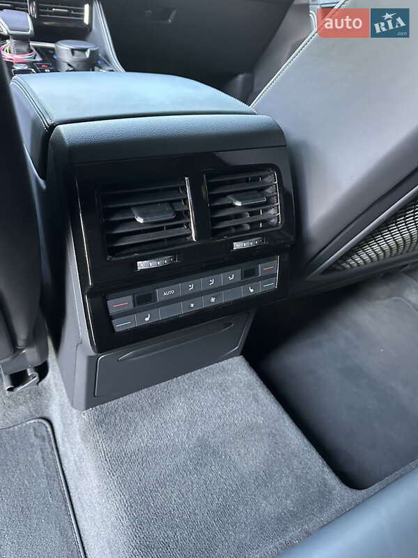 Внедорожник / Кроссовер Volkswagen Touareg 2024 в Запорожье