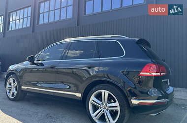 Внедорожник / Кроссовер Volkswagen Touareg 2015 в 