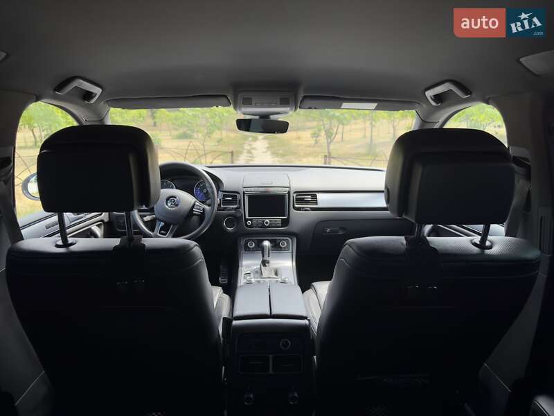 Внедорожник / Кроссовер Volkswagen Touareg 2017 в Киеве