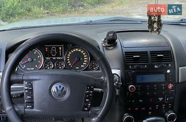 Внедорожник / Кроссовер Volkswagen Touareg 2002 в 