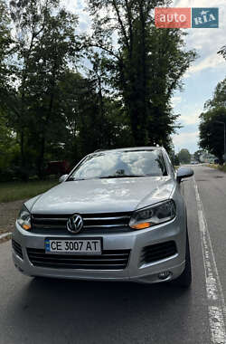 Позашляховик / Кросовер Volkswagen Touareg 2014 в Чернівцях