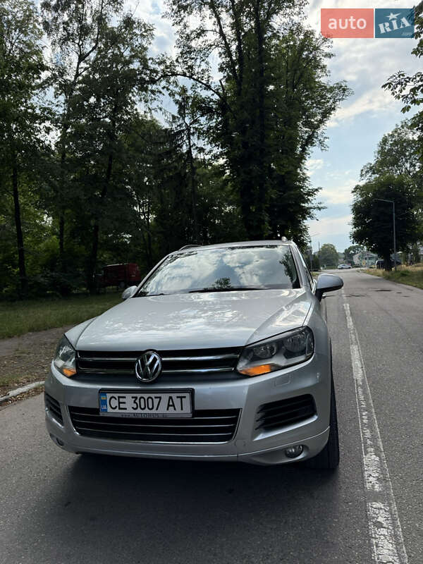 Внедорожник / Кроссовер Volkswagen Touareg 2014 в 
