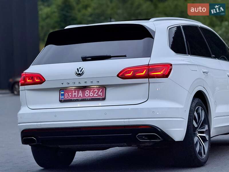 Позашляховик / Кросовер Volkswagen Touareg 2019 в Хусті